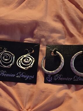 Premier Designs Silver Swirl Drop & Hammered Hoop Earring Set